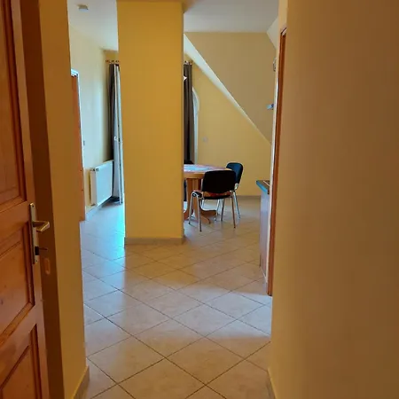Feher Haz Apartament *