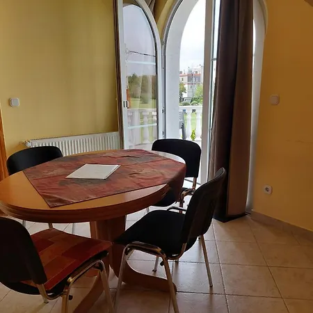 Feher Haz Gyenesdiás