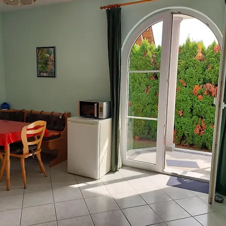 Feher Haz * Gyenesdiás