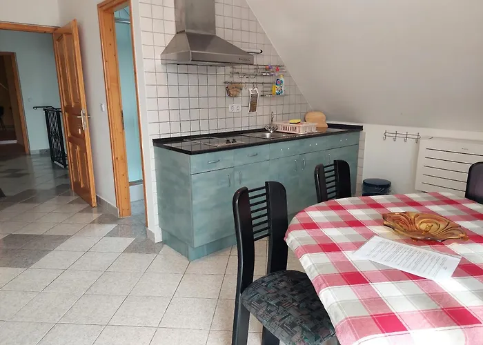 Feher Haz Gyenesdiás