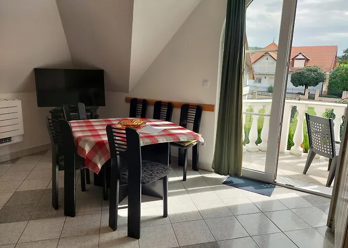 Feher Haz Apartament *