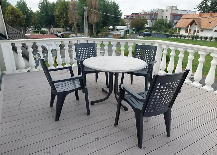 Feher Haz * 根尼斯迪亚斯