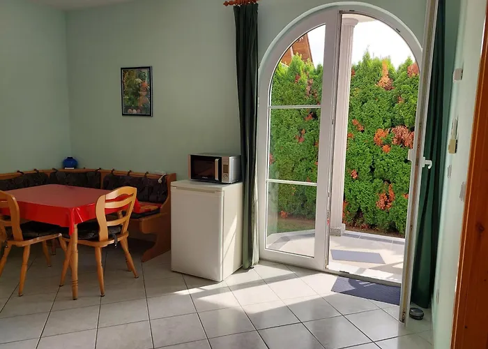 Feher Haz * 根尼斯迪亚斯