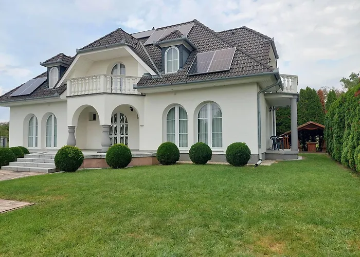 Feher Haz * Gyenesdiás