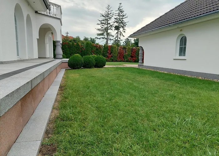 Feher Haz * Gyenesdiás